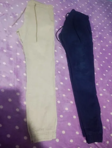 Duas calças por 40 reais