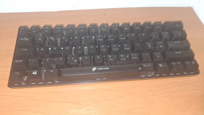 Teclado mecânico com switch integrado na placa