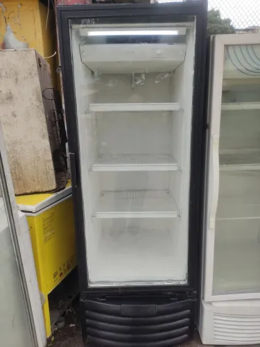 Expositora metal frio gelado muito!!!