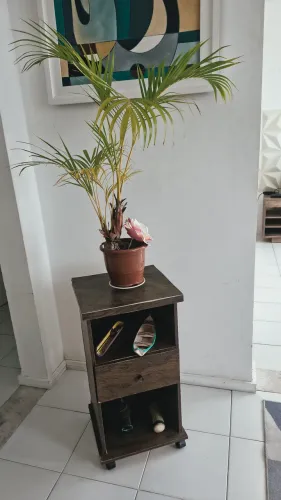 Mesa de Cabeceira Otto , pode ser aparador, gaveta central