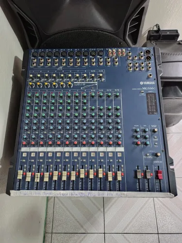 Mesa de som profissional YAMAHA MG-16 SEMI NOVA