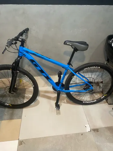 bicleta aro 29 para pedal aceito rolo em tv ou entrada em moto sem doc?