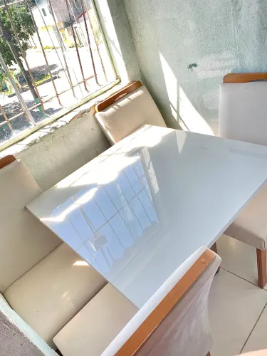 Mesa de vidro, 4 lugares