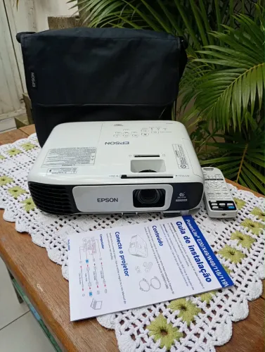 Projetor Epson Powerlite U42+ Full HD WUXGA 1080p, 3600 Lumens