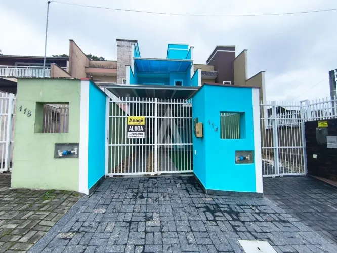 Geminado com 2 suítes no bairro Nova Brasília por R$380.000,00
