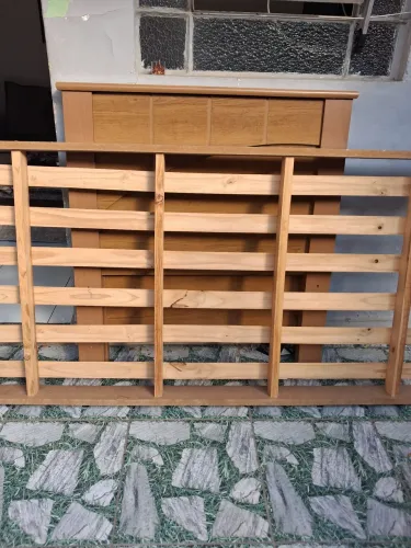 Cama solteiro , bom estado 