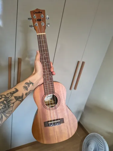Ukulele Shelby