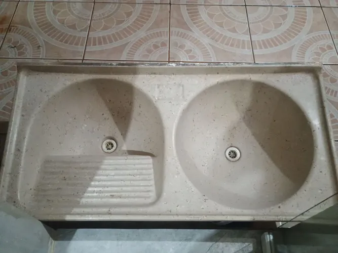Tanque duplo mármore sintético seminovo.