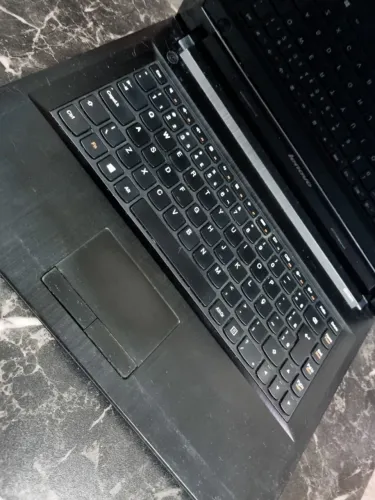 Notebook Lenovo com Intel Core i3-5005U