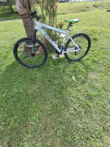 Bicicleta Aro 29 Freio a disco em ótimo estado
