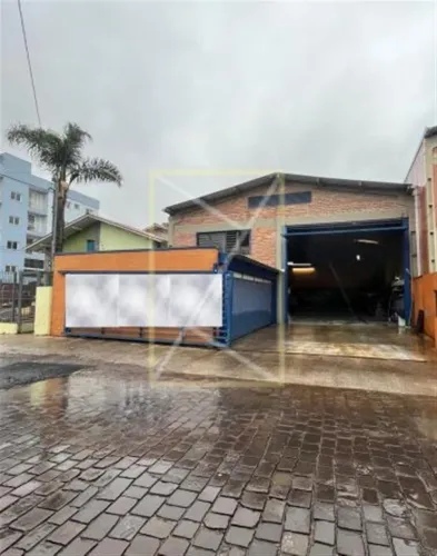 Excelente pavilhão a venda no bairro SanVitto Terreno com 360m priva