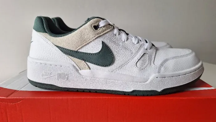 Tênis Nike Full Force