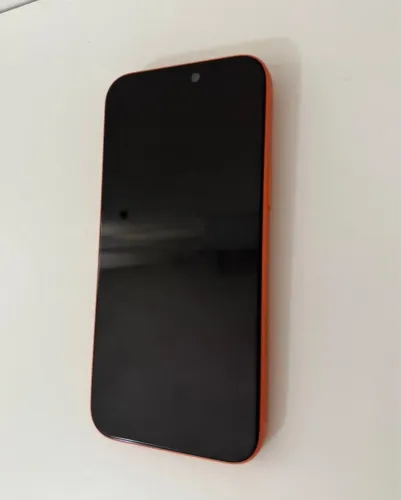 iPhone 17 pro Max laranja