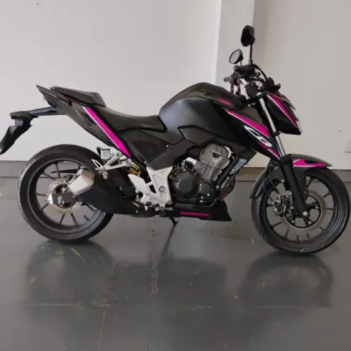 CB 300 Twister Preta 2025