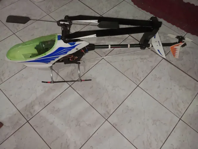 helicóptero raptor 30