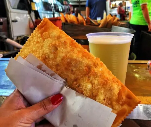 ATENDENTE DE PASTELARIA