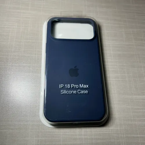 Capa silicone case iPhone 18 pro Max marrom, cinza escuro, vermelha novas