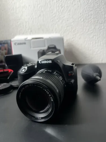 CÂMERA CANON SL3 + LENTE 18 - 55