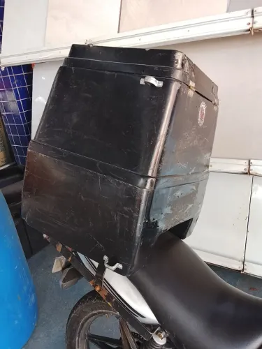 Baú 125 litros + suporte Suzuki yes