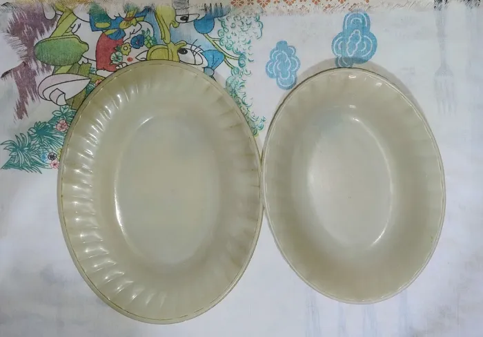 2 Travessas Colorex Bege Opalina Antiga(usado)