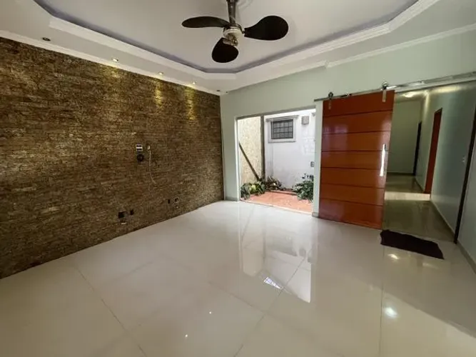 Ótima casa no Planalto Verde | Aqui na Imobiliária Rosa e Rangel