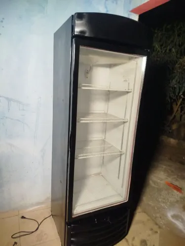 Freezer vertical expositor metalfrio 378 litros faço entrega dentro da cidade