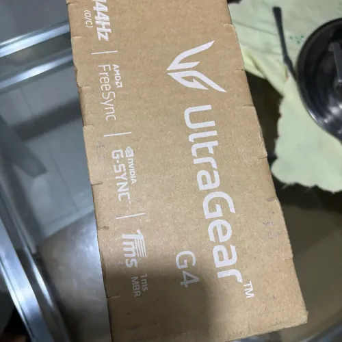 LG UltraGear Monitor Gamer 24" IPS 144Hz