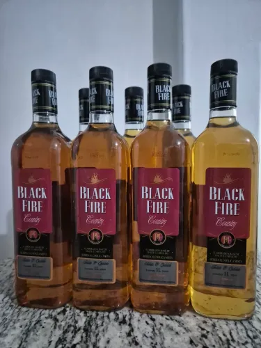 Kit 8 Garrafas Black Fire Country 1L - Bebida Mista (Preço de desapego)