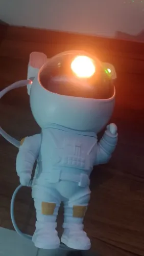 projetor astronauta galáxia das estrelas (ideal para presente)