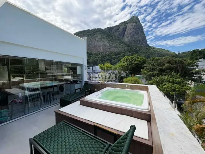 ÓTIMA COBERTURA /02 SUITES / 130M2 / 1 VAGA / A POUCOS MINUTOS DA PRAIA