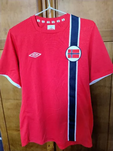 Camisa home noruega, original umbro, 2012-13. tamanho m - raridade