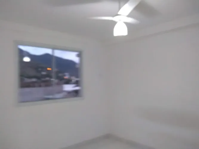 Alugo apartamento no Edifício flamboyant