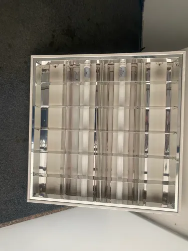 Luminária calha comercial quadrada