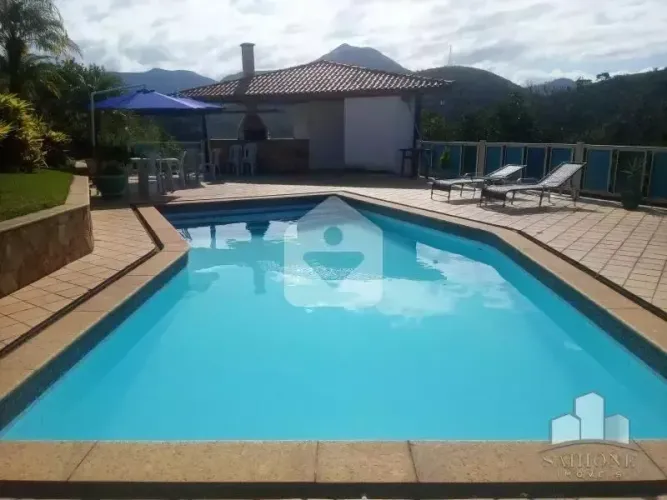 Chalé com 8 quartos em Itaipava