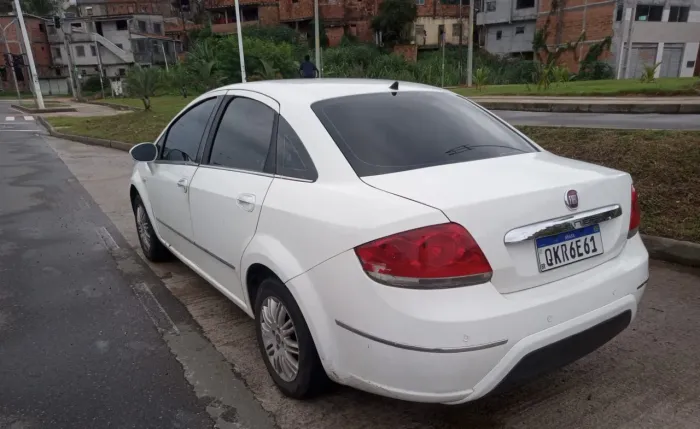 Fiat Linea Essence 1.8 Flex 16V 4P 2016