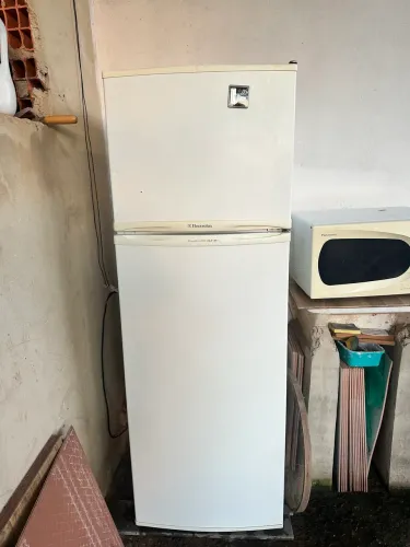 Geladeira usada em boas condições 