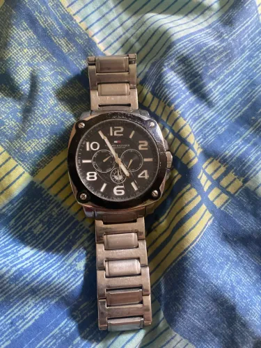 Vende se relógio de prata