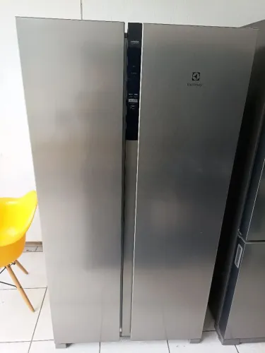 Geladeira 110 V nova muito nova