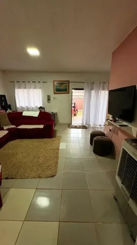 * Casa em Casa Amarela