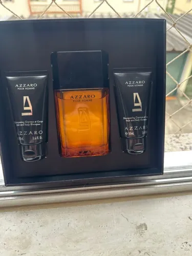 Kit Azzaro 