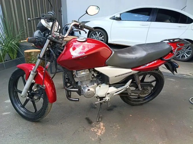 150 sport 2008 . Nada pra fazer, pneu novo moto é minha a 12 anos.