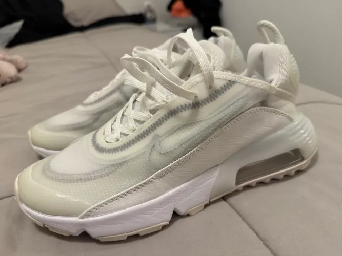 Tênis Nike Poison 2090