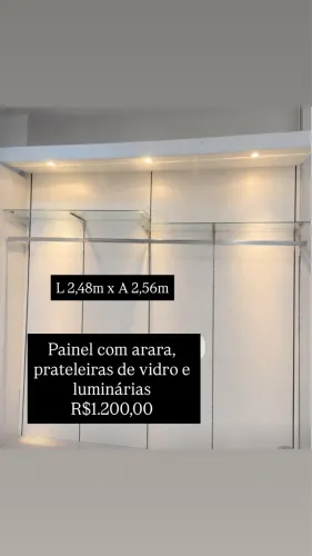 Arara com painel iluminado