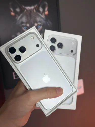 iPhone 17 Pro Max branco com caixa