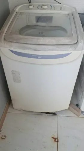 Máquina de lavar precisando de manutenção