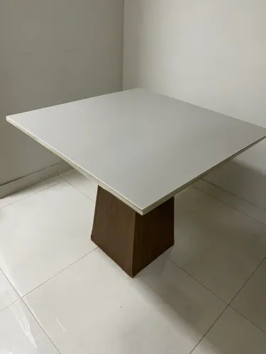 Mesa com tampa vidro sono show