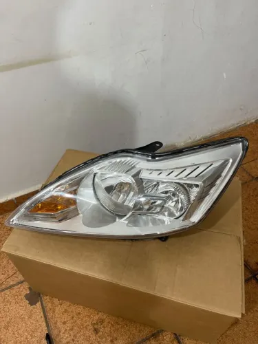 Farol ford focus 2008 a 2013