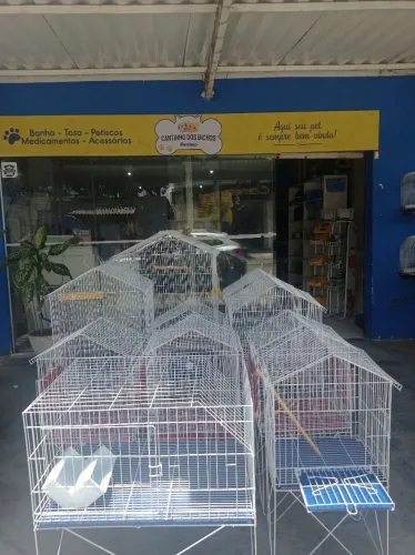Viveiros e gaiolas para pássaros 