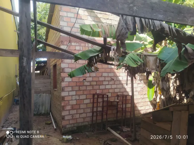 vende-se uma casa