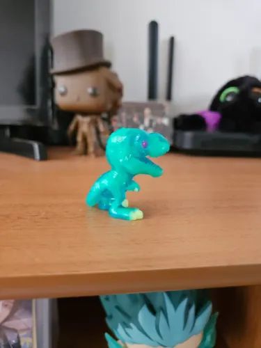 T-Rex que brilha no escuro 
